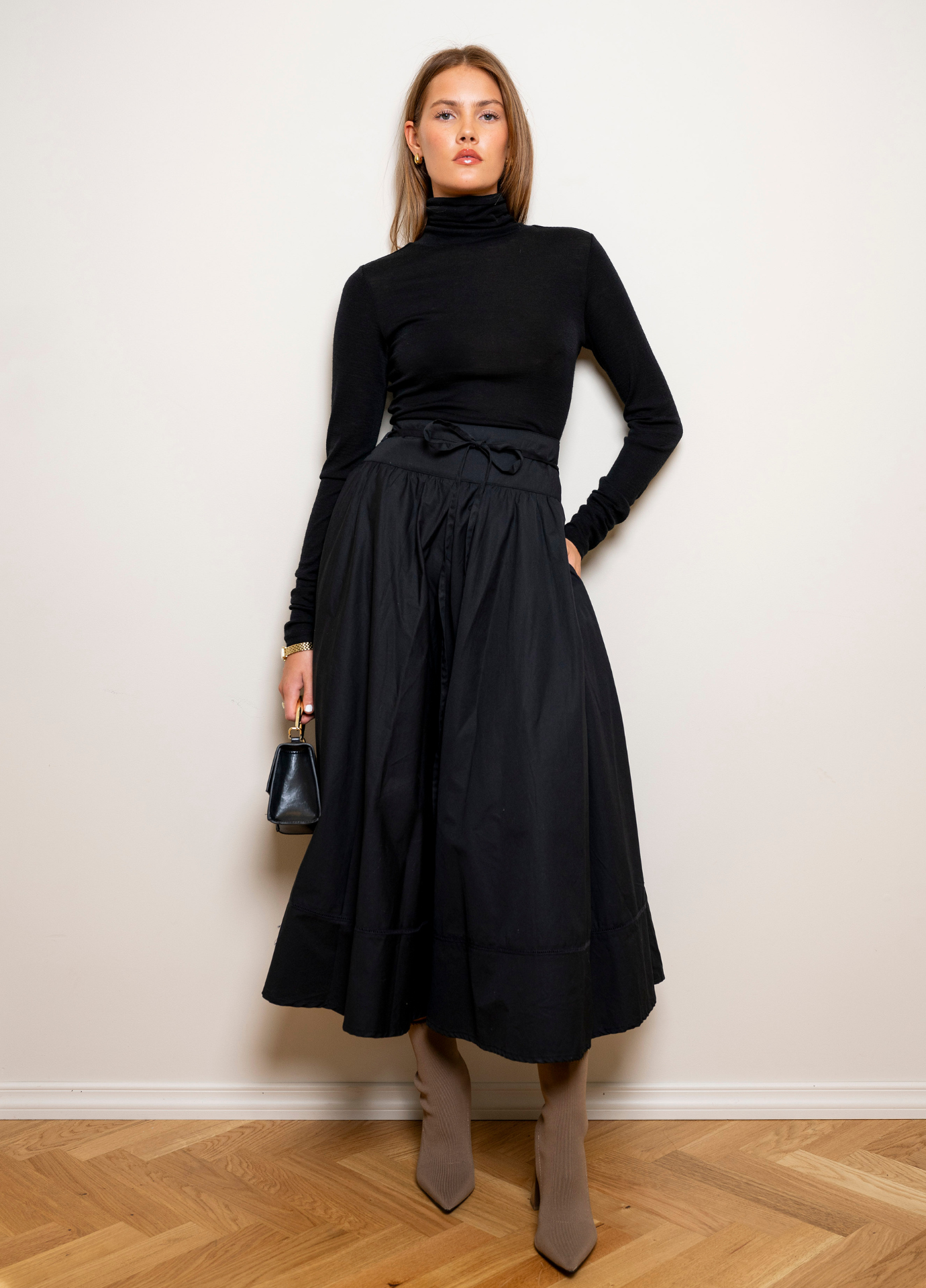 Astrid Skirt Ebony Poplin – MISSMAYA NORWAY